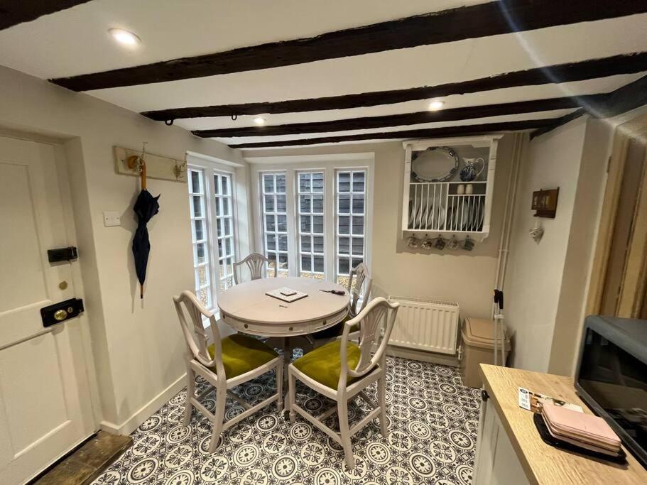 Historic Cambridgeshire Cottage Godmanchester ภายนอก รูปภาพ