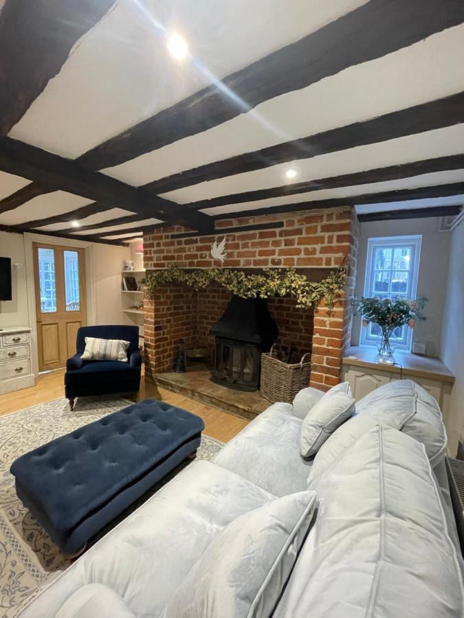 Historic Cambridgeshire Cottage Godmanchester ภายนอก รูปภาพ