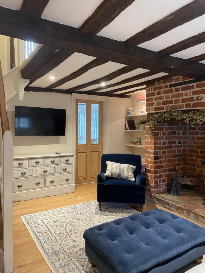 Historic Cambridgeshire Cottage Godmanchester ภายนอก รูปภาพ