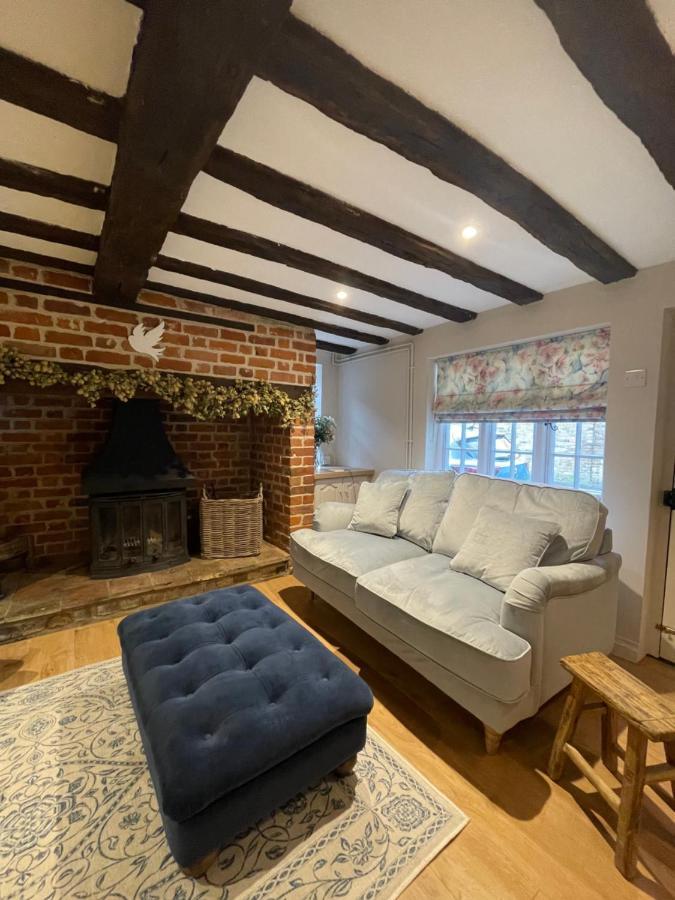 Historic Cambridgeshire Cottage Godmanchester ภายนอก รูปภาพ